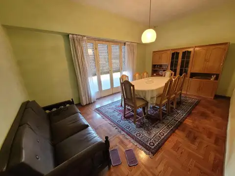 Casa 6 amb con cochera y local