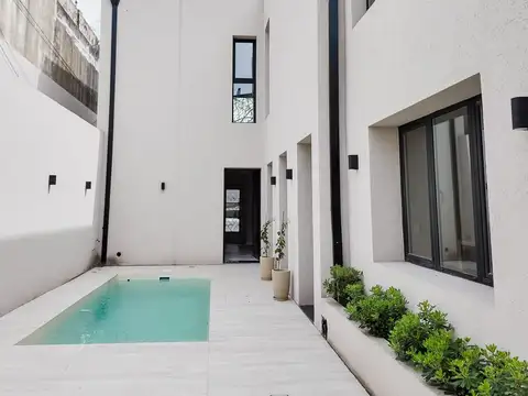CASA  4  DORMITORIOS  PILETA  COCHERA  MITRE 2200  ABASTO  ROSARIO