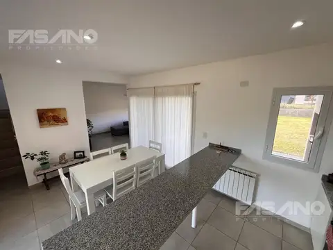 Casa en Venta con 1 cochera