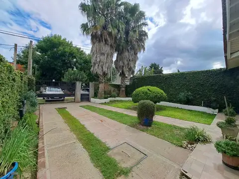 CASA 4 AMBIENTES EN ALQUILER EN SPEGAZZINI