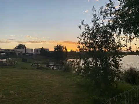 Lote 992m2 venta a la laguna, A6, Barrio San Sebastián Pilar