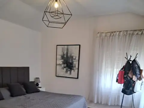 Casa 6 ambientes con 2 baños