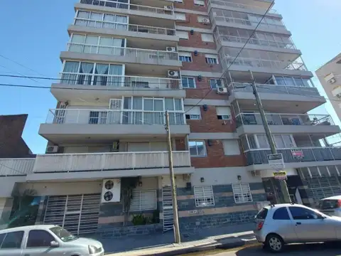 Departamento en venta de dos ambientes con doble balcón y vista panorámica -Santos Lugares