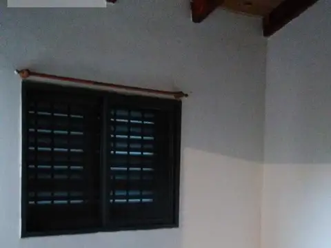 Casa 4 ambientes con 1 baño