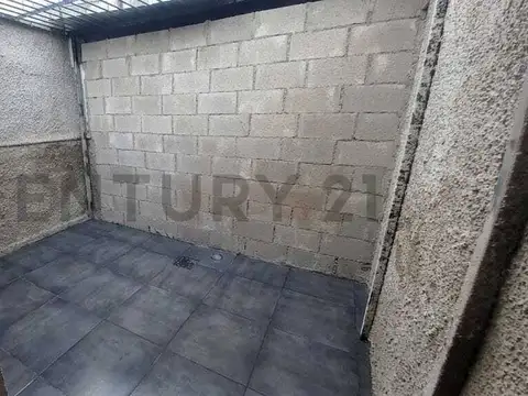Departamento 5 ambientes con 1 baño