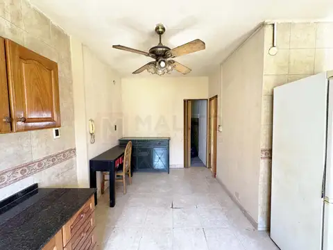 CASA 4 AMBIENTES CON JARDÍN, GARAGE, TERRAZA Y LAVADERO - Parque Avellaneda