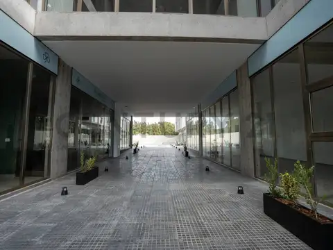 Local en Alquiler en Joaquín Gorina, USD 1.550.000