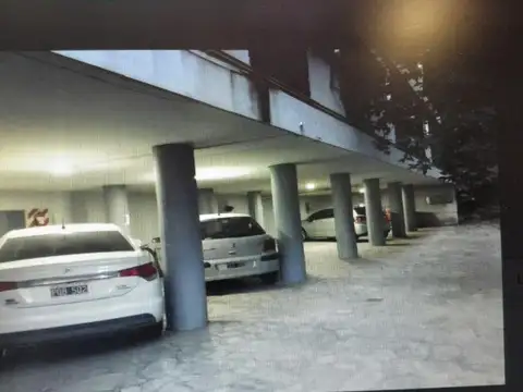 Cochera Cubierta en Accassuso 