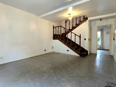 Depto Tipo Casa en Venta de 3 ambientes