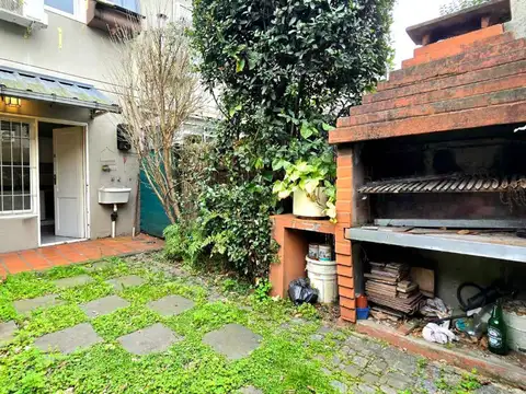 4 AMBIENTES COCHERA Y JARDIN VERSALLES