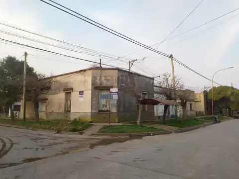 Casa - Venta - Argentina, Lobos