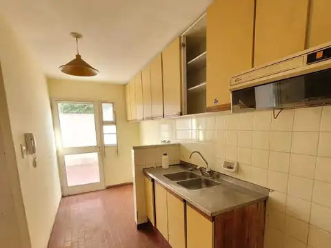 1 De Mayo 168 , Piso 1