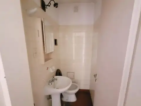 1 De Mayo 168 , Piso 1