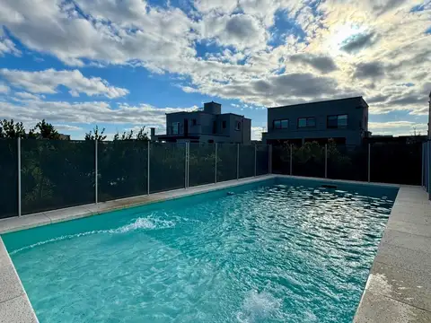 Casa en Venta en Pilar del Este - Santa Lucia, USD 189.000