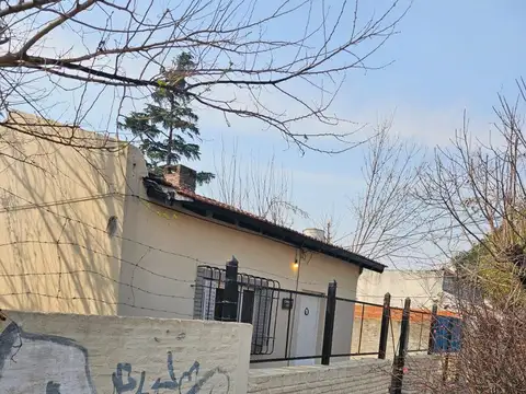Casa 3 ambientes con 1 baño