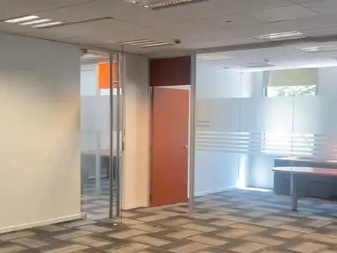 Oficina en alquiler -Edificio Puerto Leon