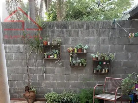 Casa 2 ambientes con 1 baño