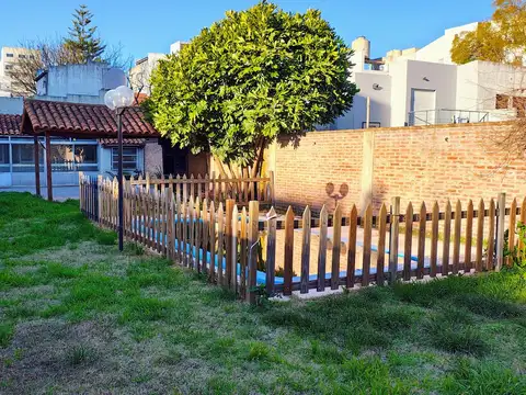 Casa 5 ambientes con 1 baño