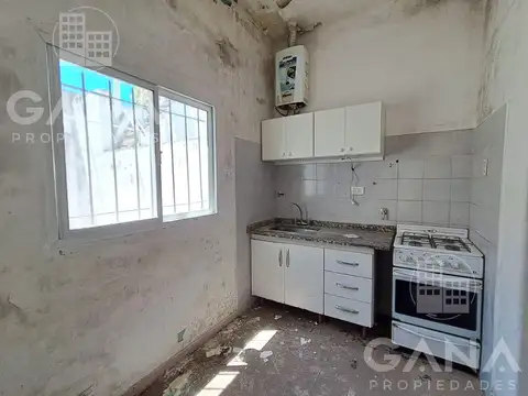 Venta de casa a reciclar en barrio arroyito de 1 dormitorio Patio y Terraza