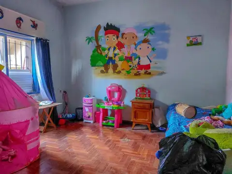 Casa en Venta con 3 cocheras