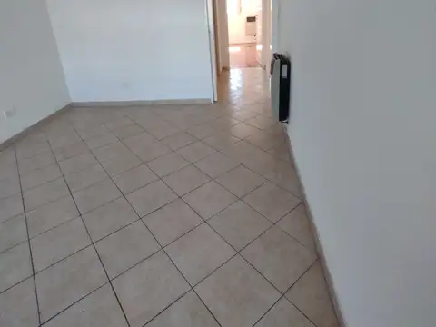 tipo casa en alquiler en Liniers