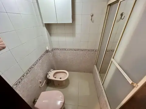 Casa en Alquiler con 2 cocheras