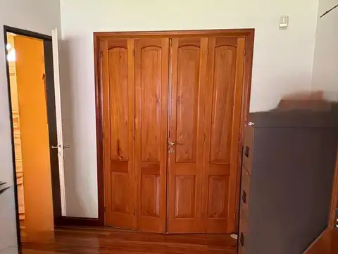 Casa 8 ambientes con 4 baños