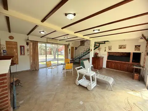 Casa en Venta con 5 cocheras