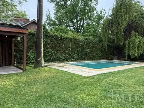 Casa amoblada en alquiler anual en barrio Club Privado Loma Verde, Loma Verde