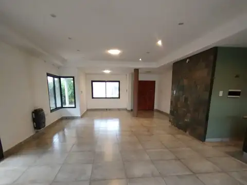 Casa de Categoría en Altos de la Ribera - Alquiler