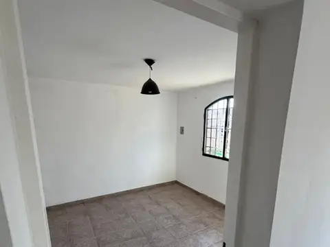 Excelente Departamento tipo casa de dos dormitorios