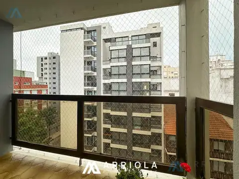 Hipólito Yrigoyen 1211