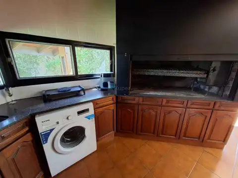 Casa 4 ambientes con 3 baños