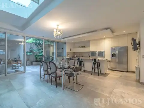 VENTA - CASA EN PALERMO- RECICLADA- 5 DORM -  CON TERRAZA, PILETA Y QUINCHO - Y GARAGE