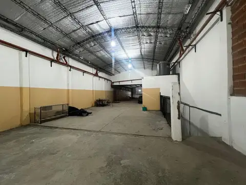 Galpon en Venta 47  mts Fondo
