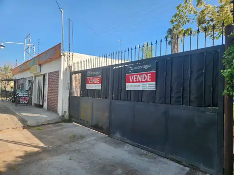 Salón Comercial con Dos Viviendas en Venta, Maipú