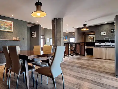 Casa 5 ambientes con 4 baños