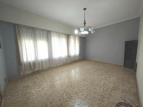 Casa en venta Temperley 3 dormitorios jardin garage taller