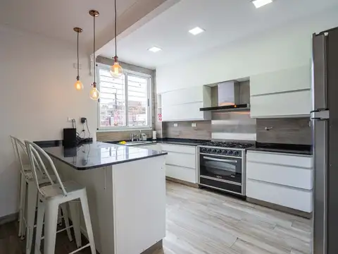 Depto Tipo Casa en Venta de 4 dormitorios