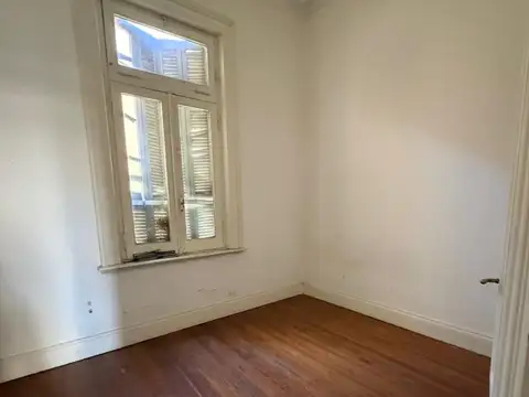 Venta Departamento 136m2 excelente ubicación, a refaccionar, alto potencial