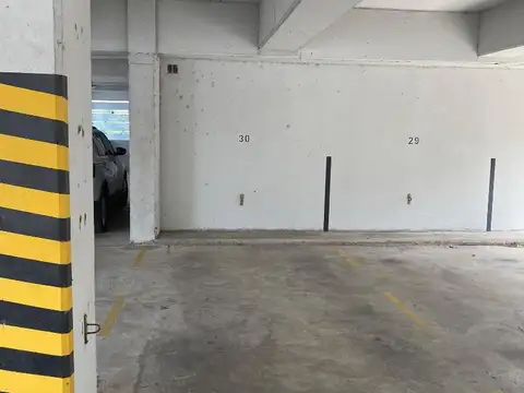 Cochera en alquiler Ituzaingo norte