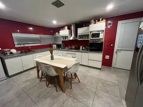 Av. Constituyentes 2245, B1617 Gral. Pacheco, Provincia de Buenos Aires