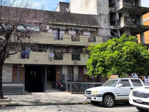 VENTA de Cochera + Depósito en Barrio Sur.