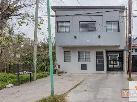Depto Tipo Casa en Venta de 4 dormitorios