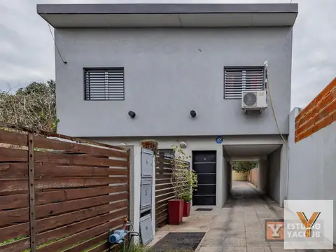 Depto Tipo Casa 5 ambientes con 2 baños