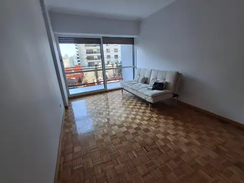 IMPONENTE 3 AMBIENTES, REMODELADO CON MATERIALES NOBLES, VISTA AL RÍO