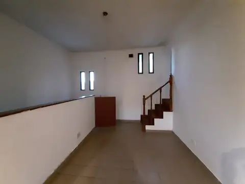 PH DE 3 AMBIENTES EN 1ER PISO SIN EXPENSAS