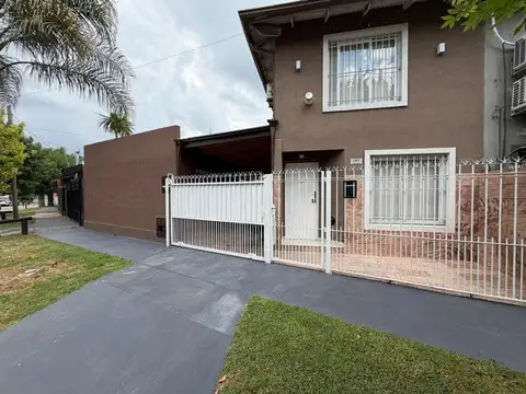 PH TRES AMBIENTES, CON PARQUE, EN VENTA. ITUZAINGO NORTE,