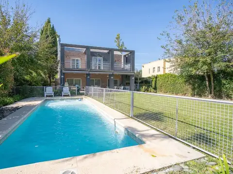 Venta Casa 4 amb c/ Pileta Barrio Los Sauces Pilar