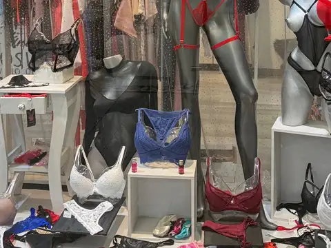 Excelente local de Lenceria para ingresar en la zona de Caballito.